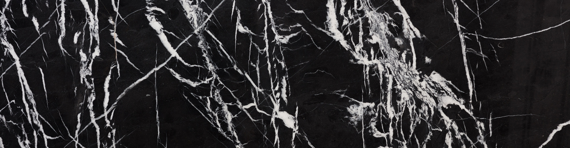 Bianconero | EIGHT STONES