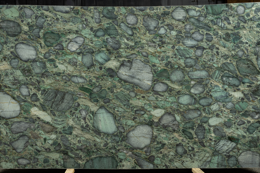  | EIGHT STONES